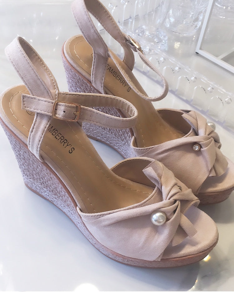 Beige wedges med sløjfe