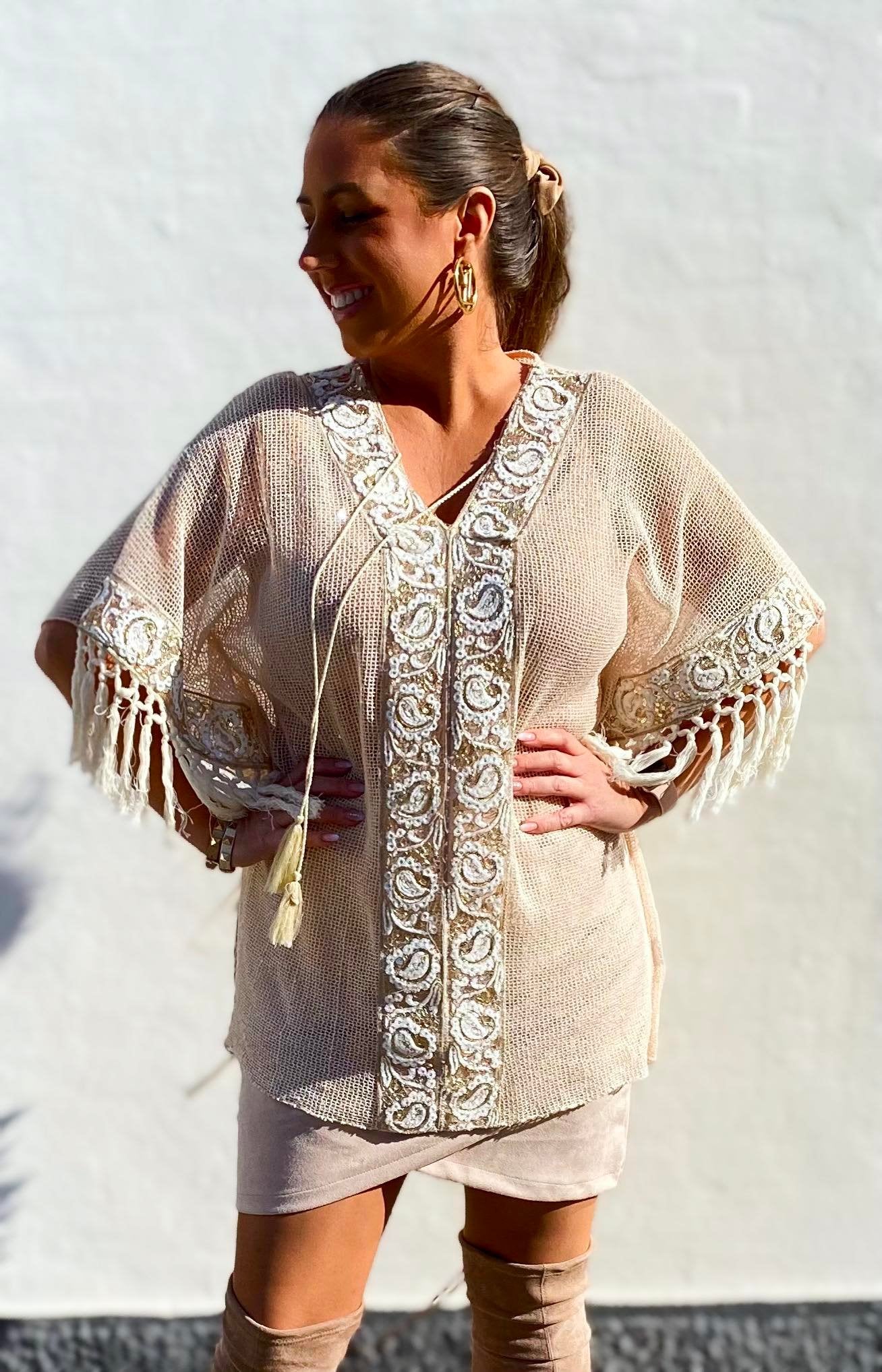 Tunika m. palietter og frynser - beige