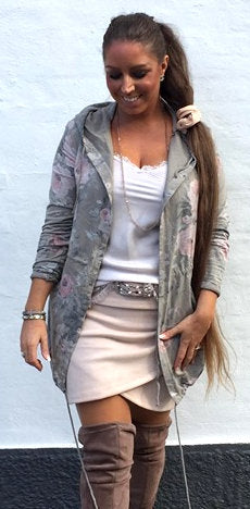 Cardigan m. blomster - beige