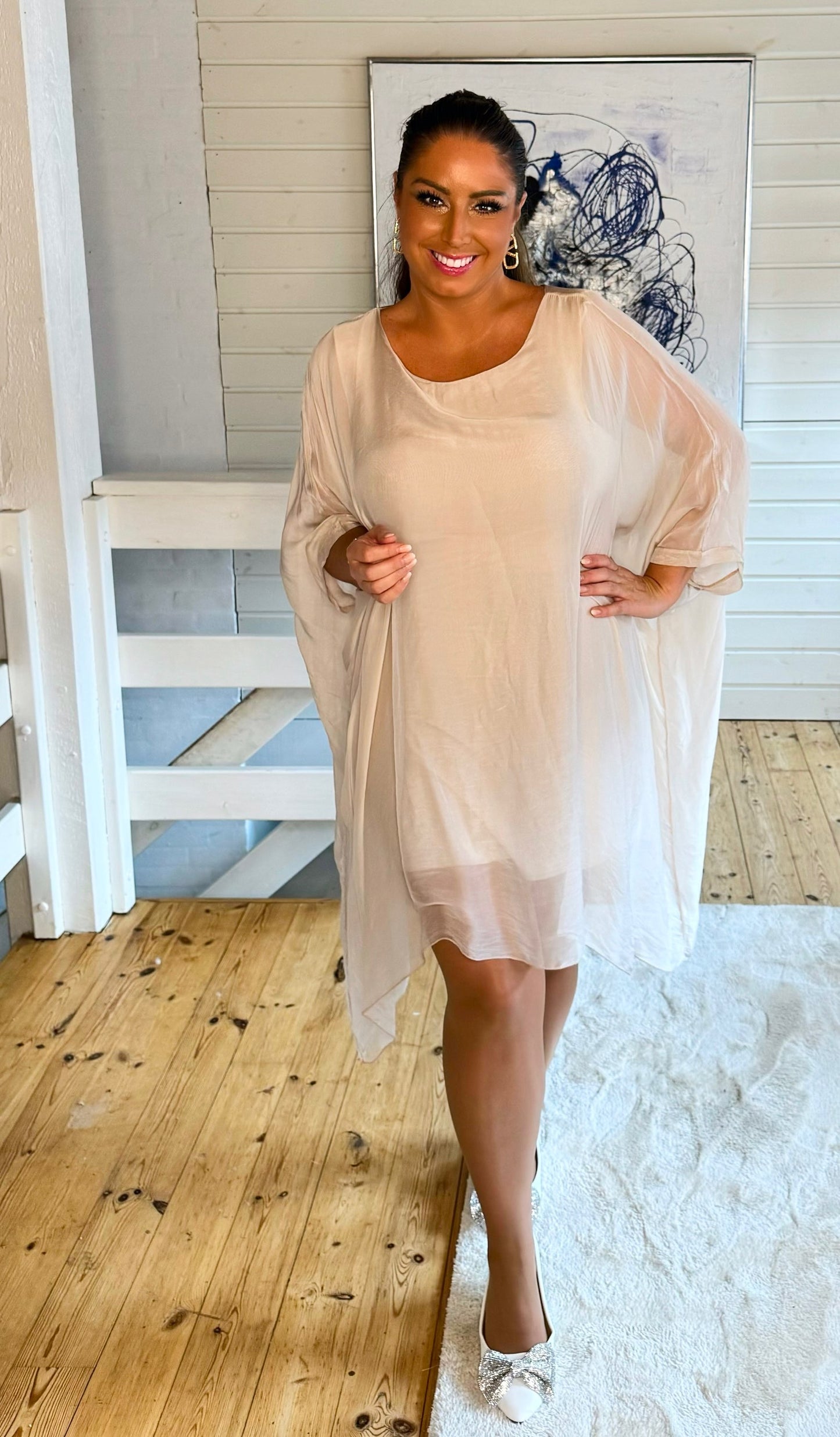 Silke kjole i beige