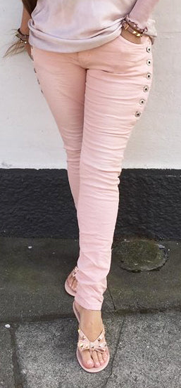 Rosa buks med stræ og knapper - rosa
