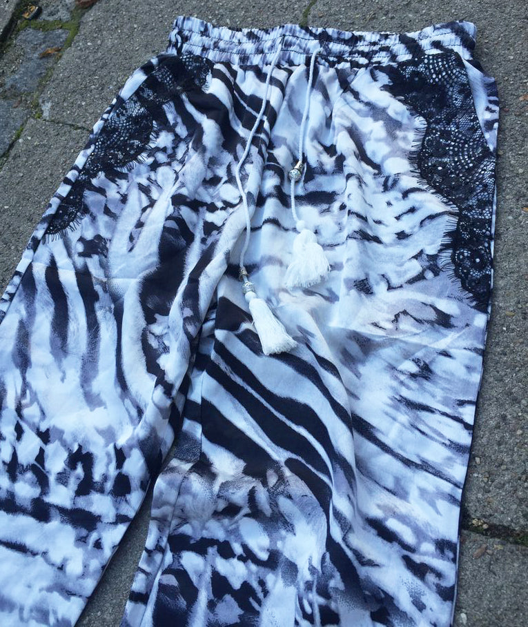 Zebra buks i grå med blonde