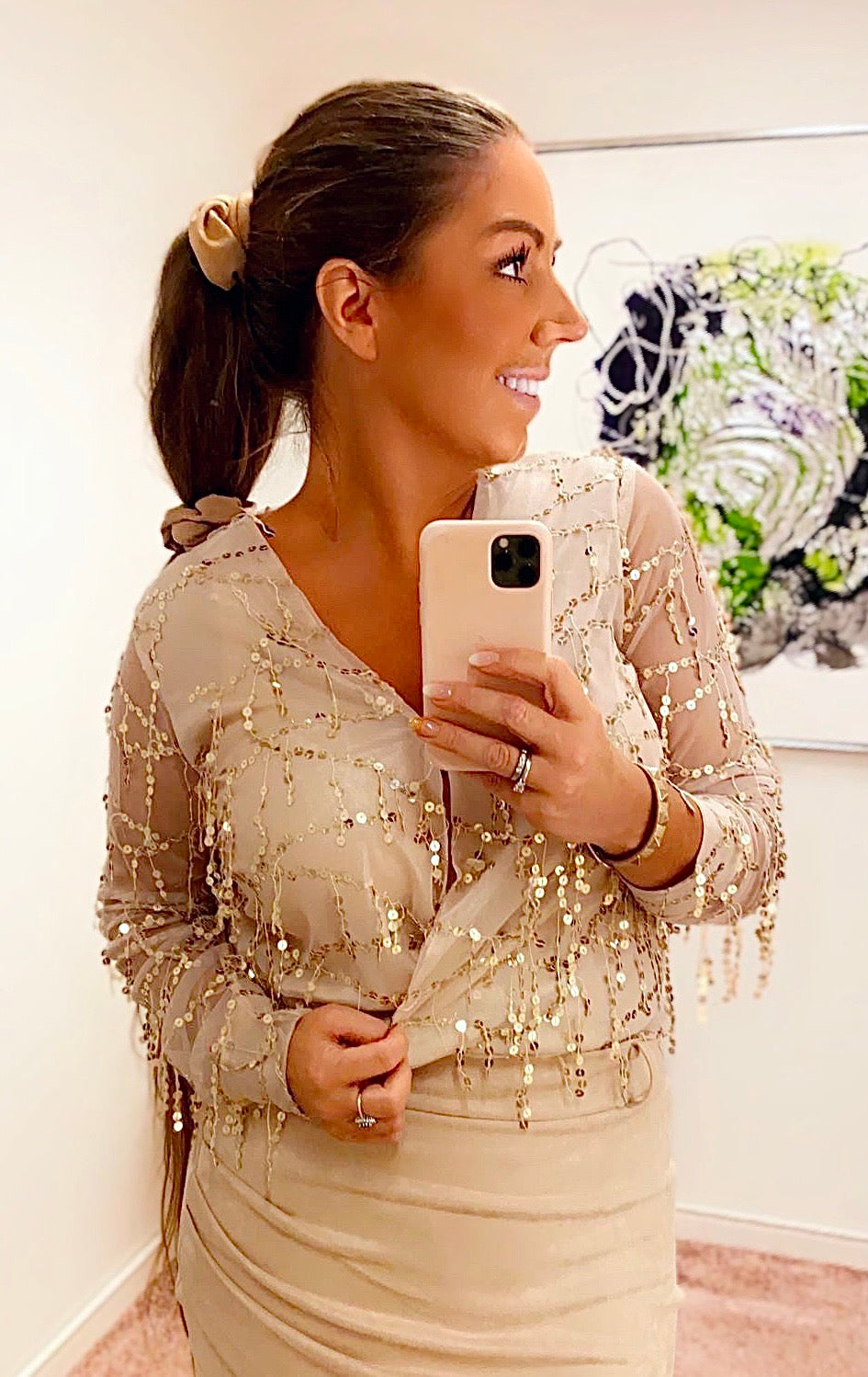 Body med frynsepalietter i beige.