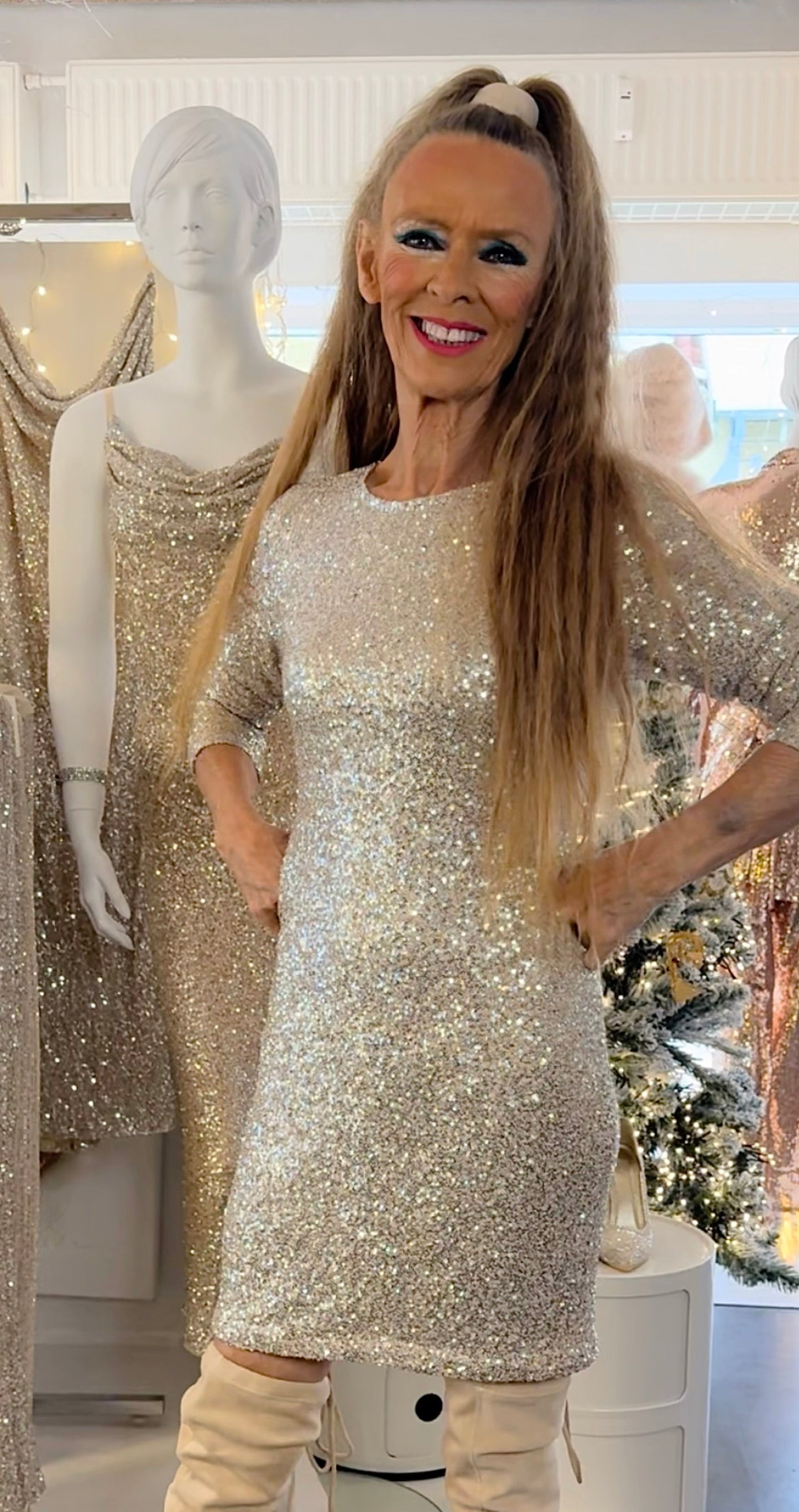 Staun glitter kjole mellem - beige