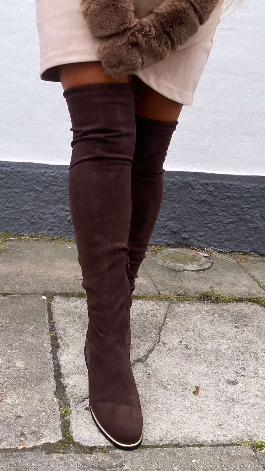 Overknee i brun m. guldkant