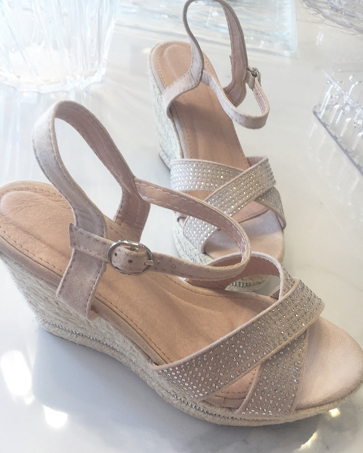 Wedges med sten i beige