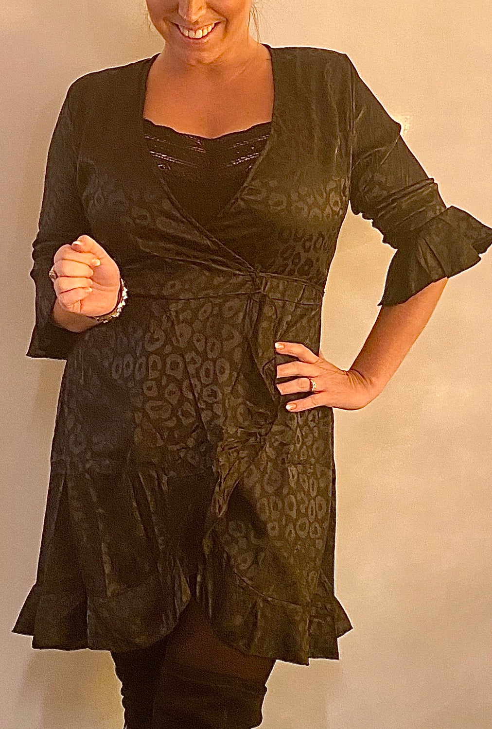 Kjole i Silke og leopard look - sort