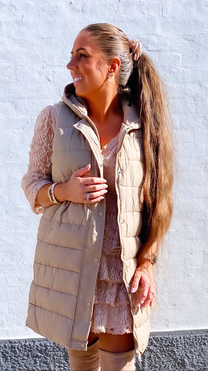 Vest i taupe