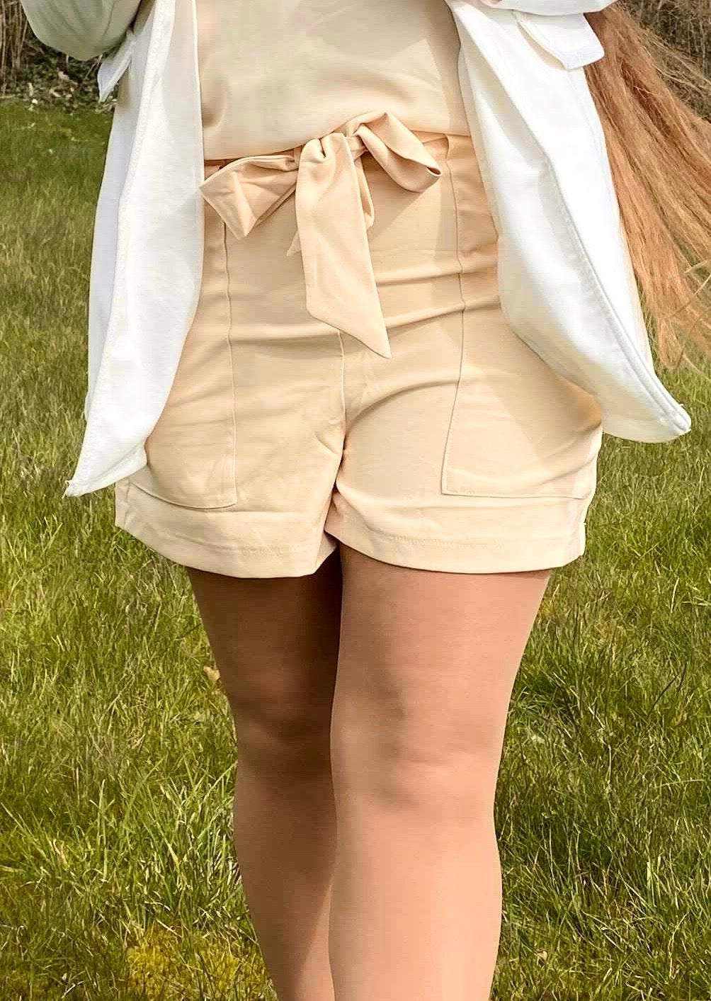Beige shorts m. Bindebånd