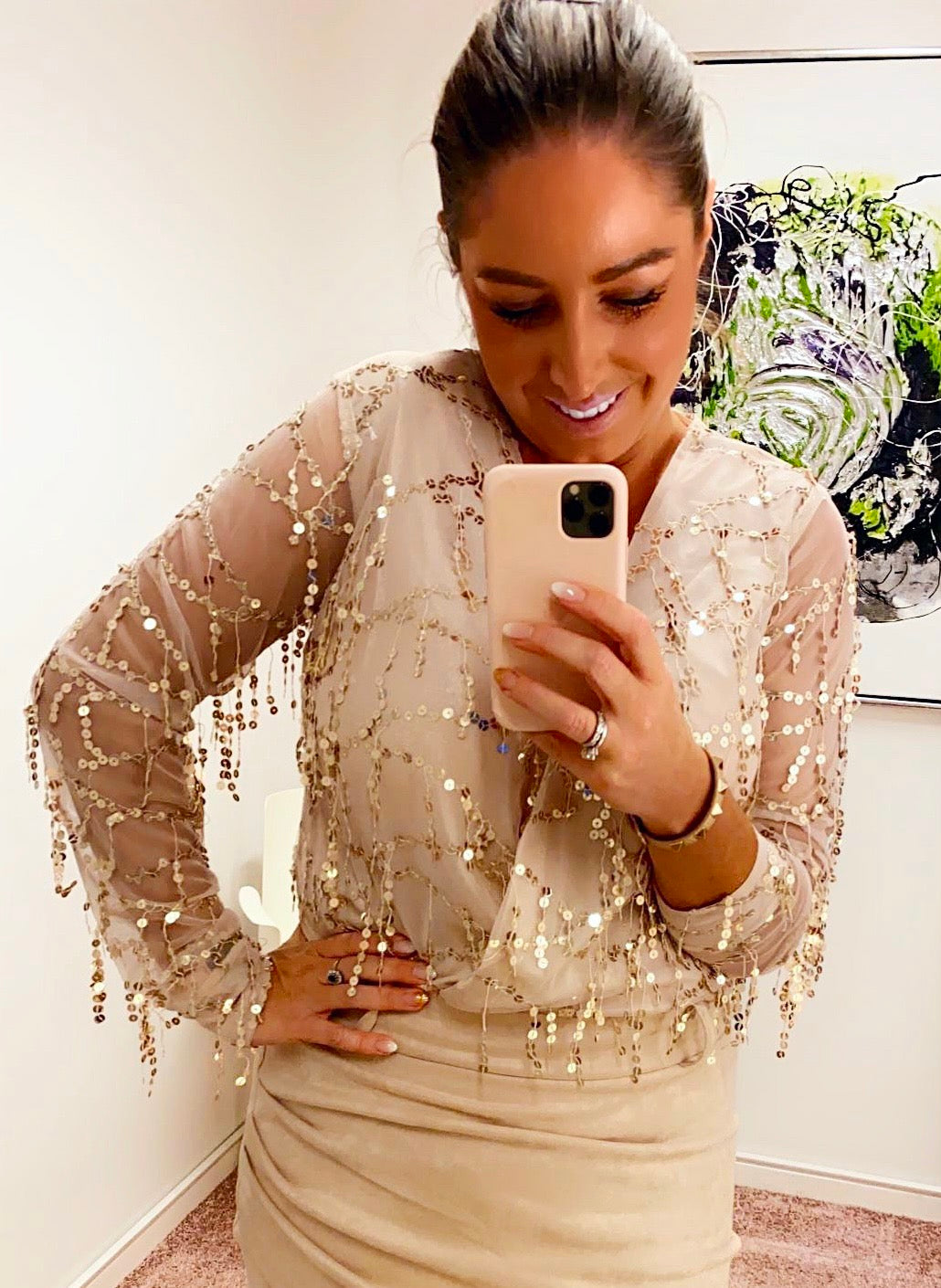 Body med frynsepalietter i beige.