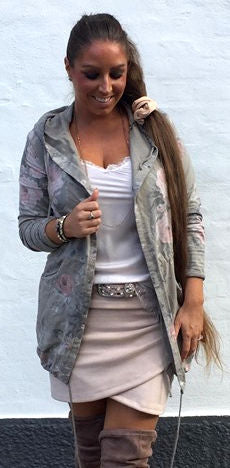 Cardigan m. blomster - beige