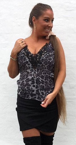 Leopard top med dyb blonde - grå