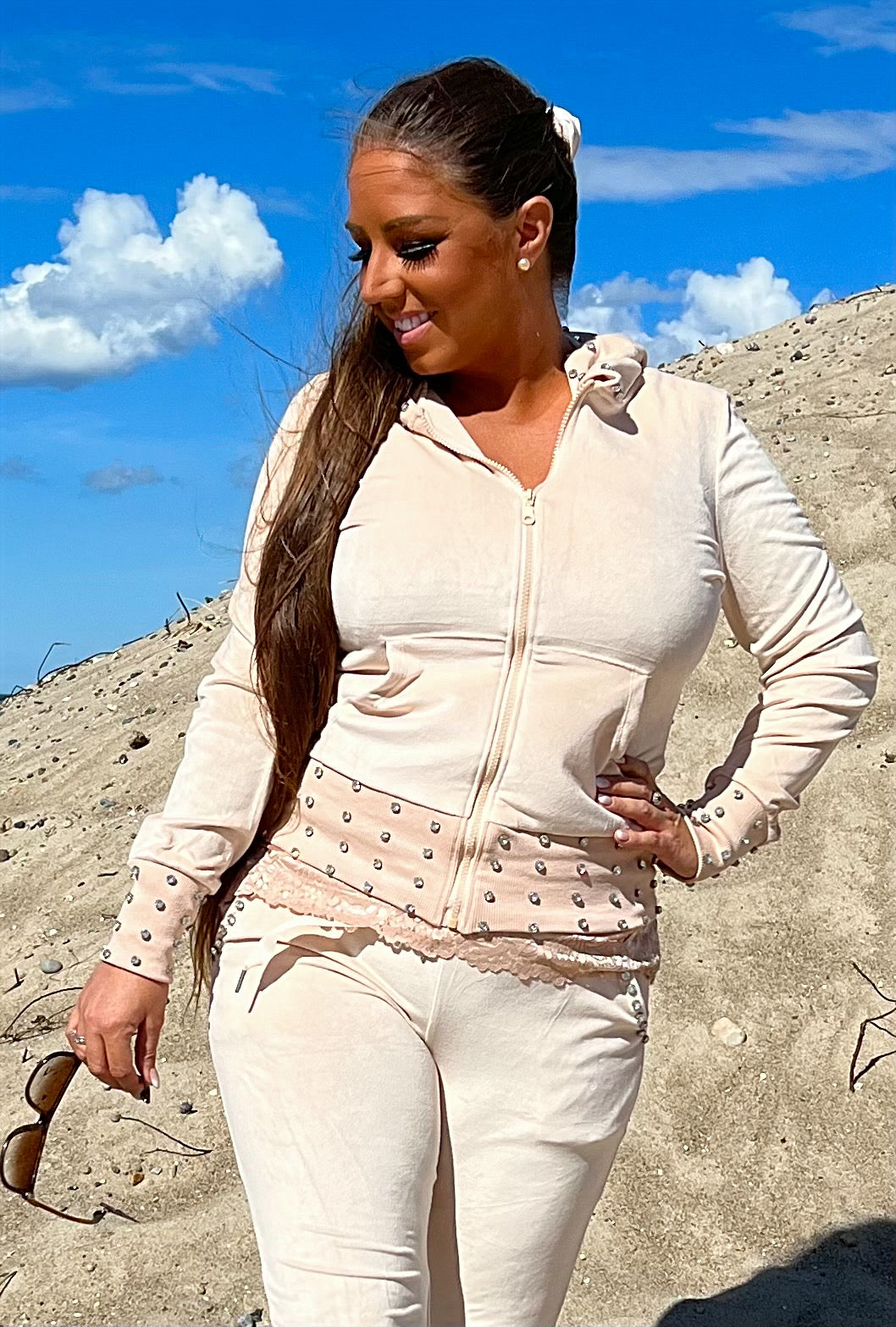 Divaz sæt m. Sten på ærmer og hætte - beige