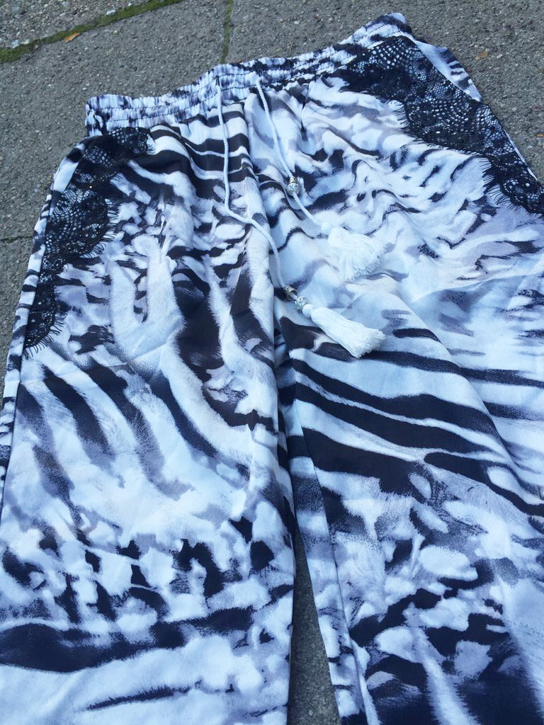 Zebra buks i grå med blonde