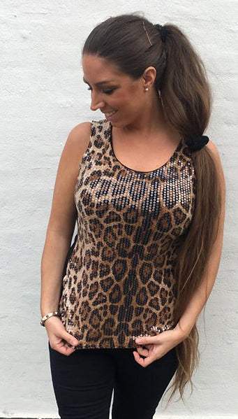Top med leopard og palietter