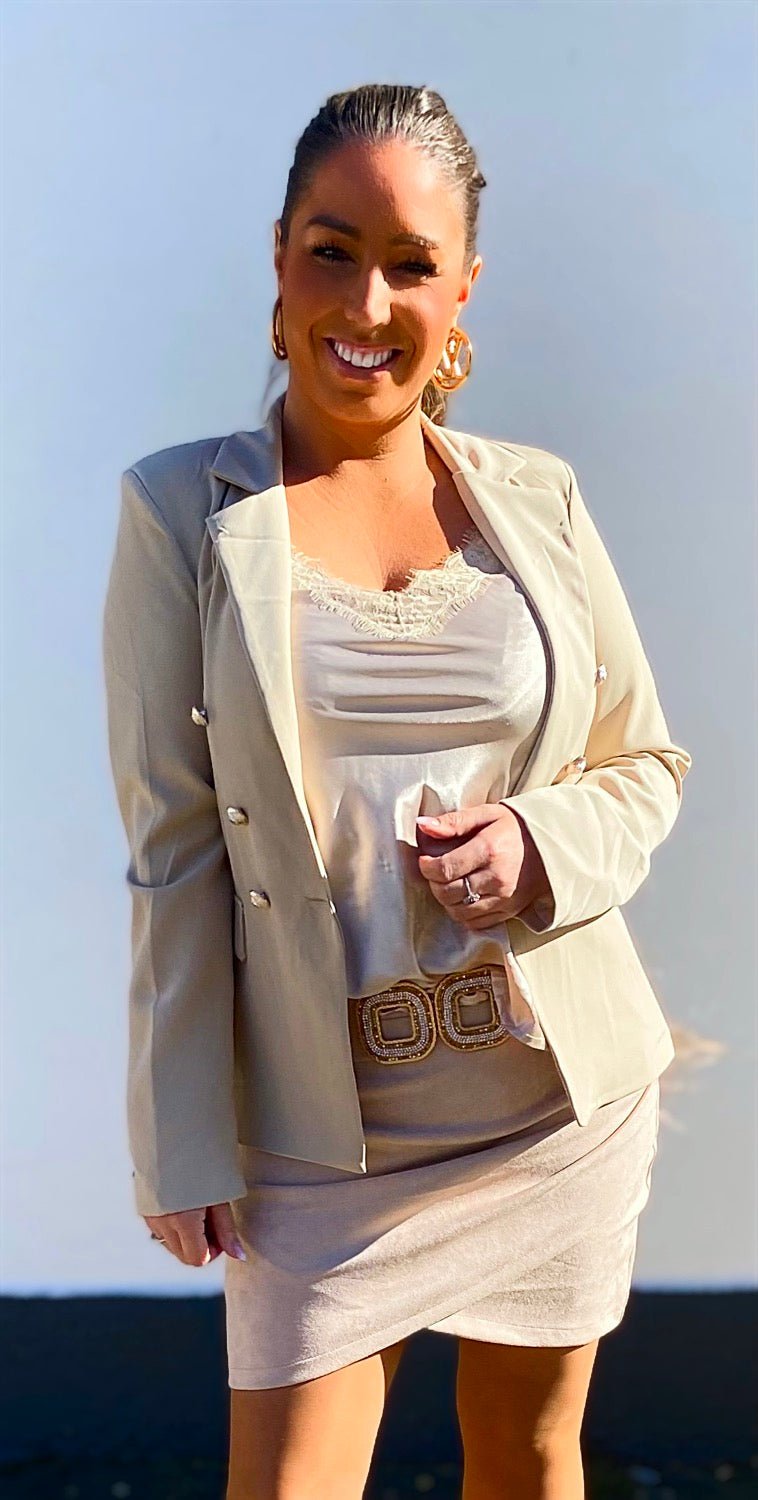 Blazer jakke i beige m. knapper - Staun Denmark - Til hverdag og fest