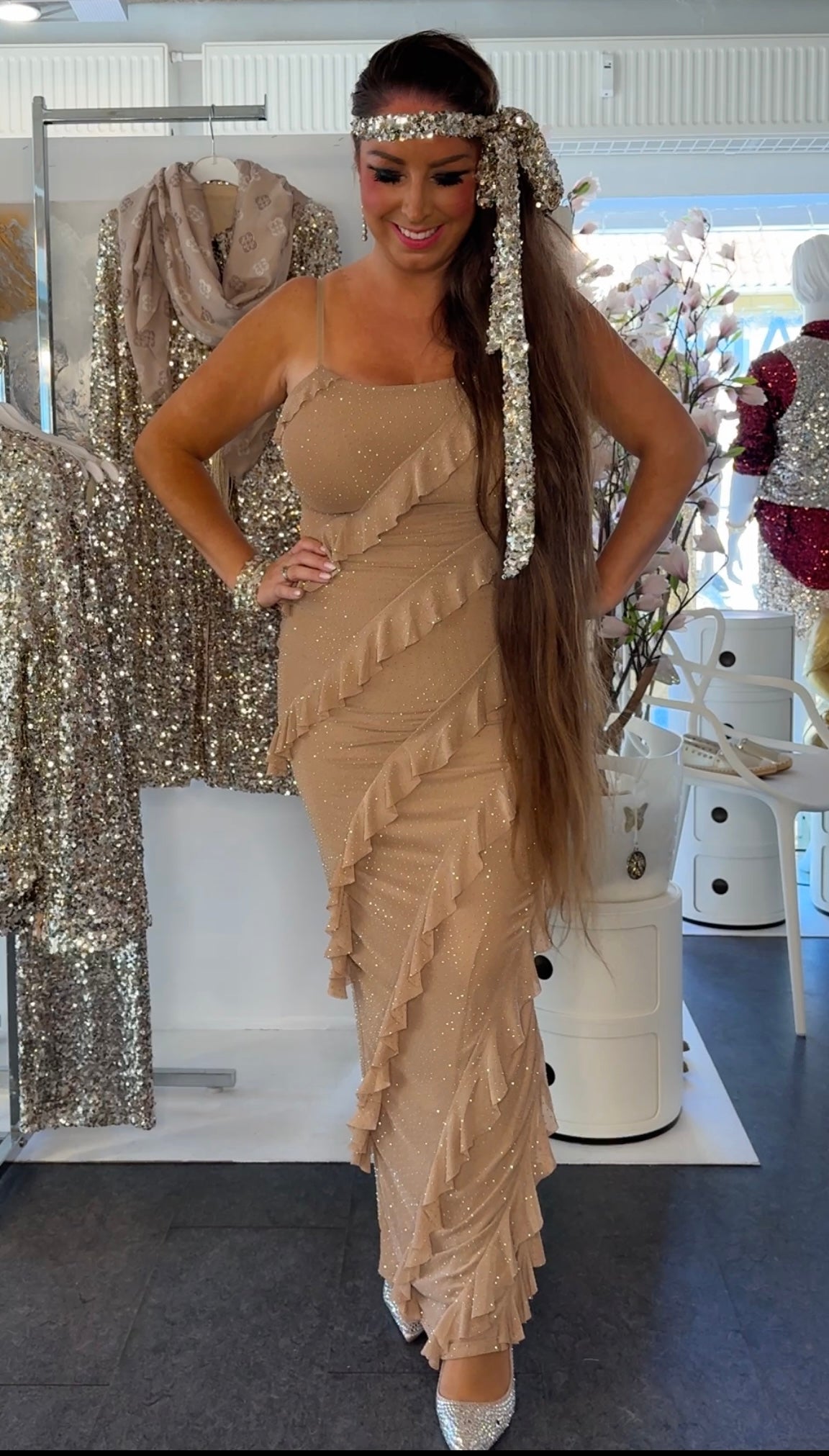 Brilliant kjole i beige med glitter - Staun Denmark - Til hverdag og fest