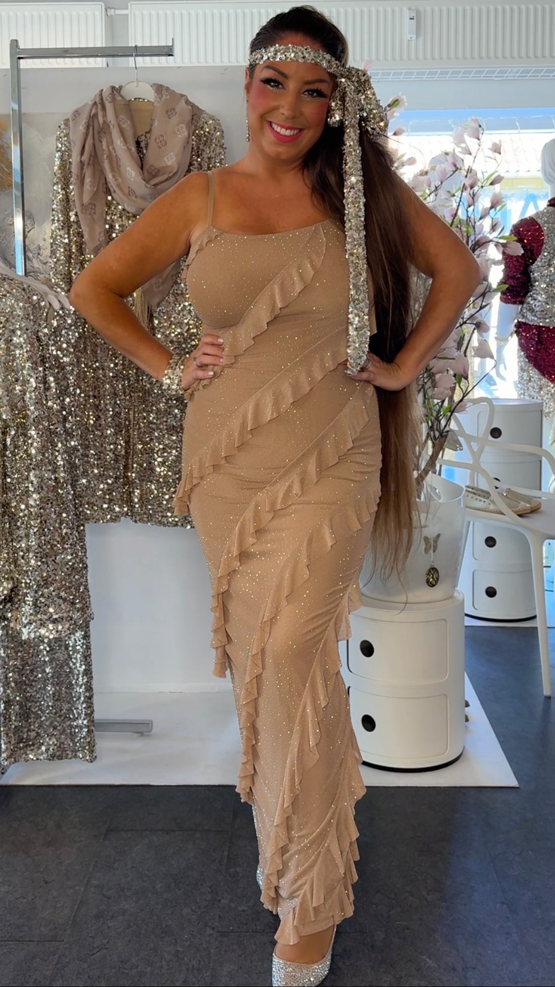 Brilliant kjole i beige med glitter - Staun Denmark - Til hverdag og fest