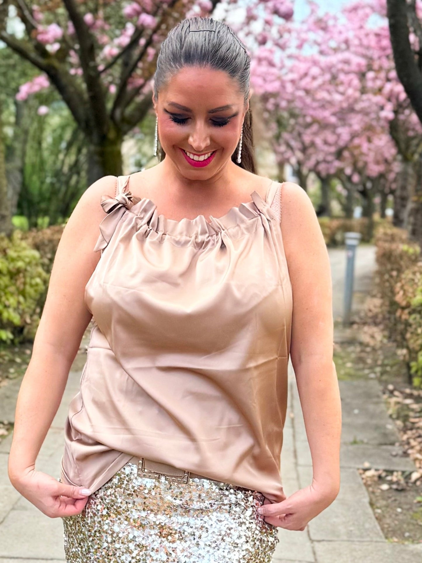 Butterfly top i satin - coffee - Staun Denmark - Til hverdag og fest