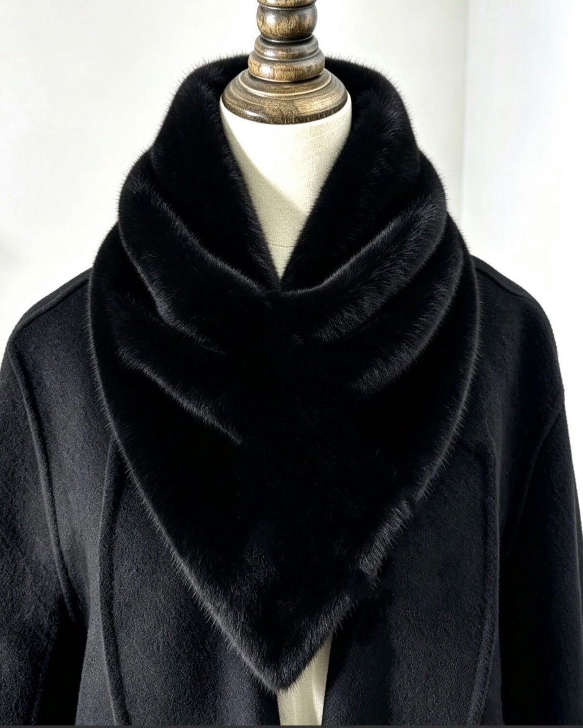 Faux Fur tørklæde - sort - Staun Denmark - Til hverdag og fest