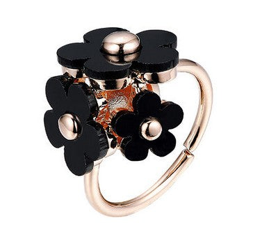 Blomster ring i sort