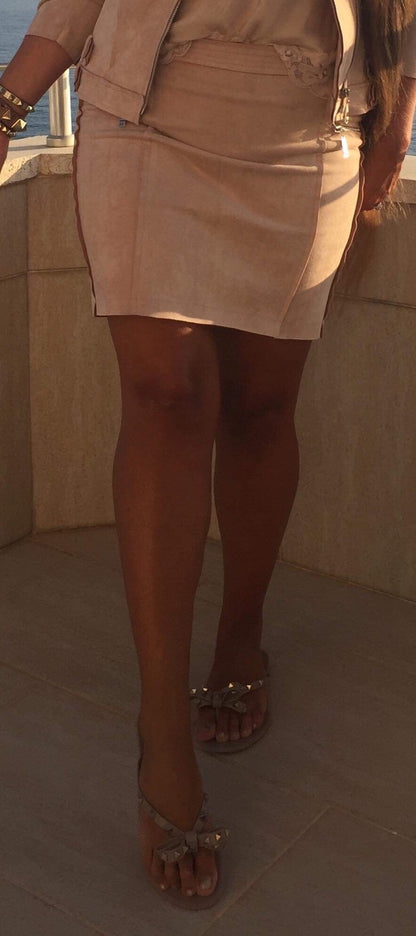 Suede nederdel m. lynlås - beige
