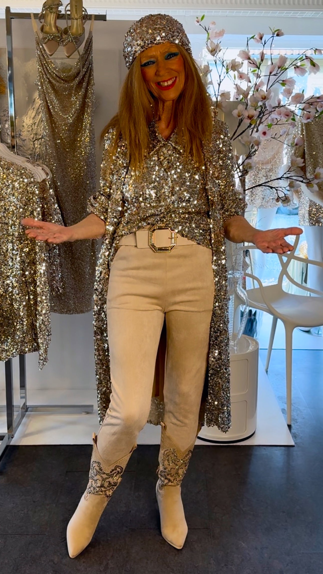 Staun kimono kjole i guld glitter - forudbestilling til uge 20