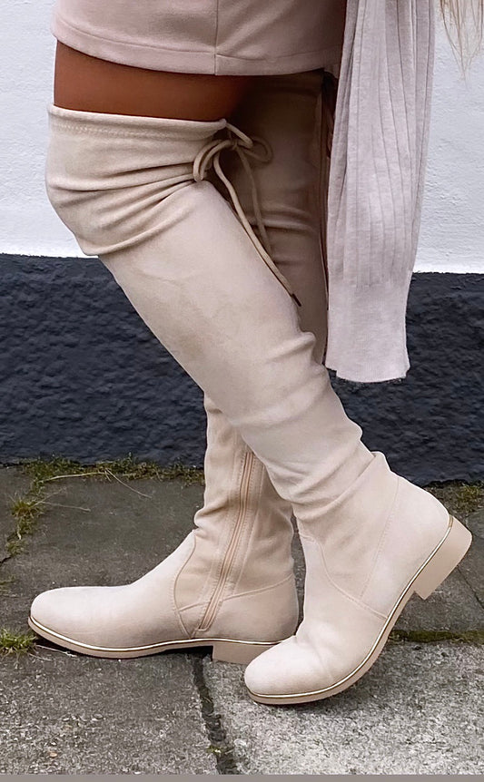 Overknee i beige m. guldkant