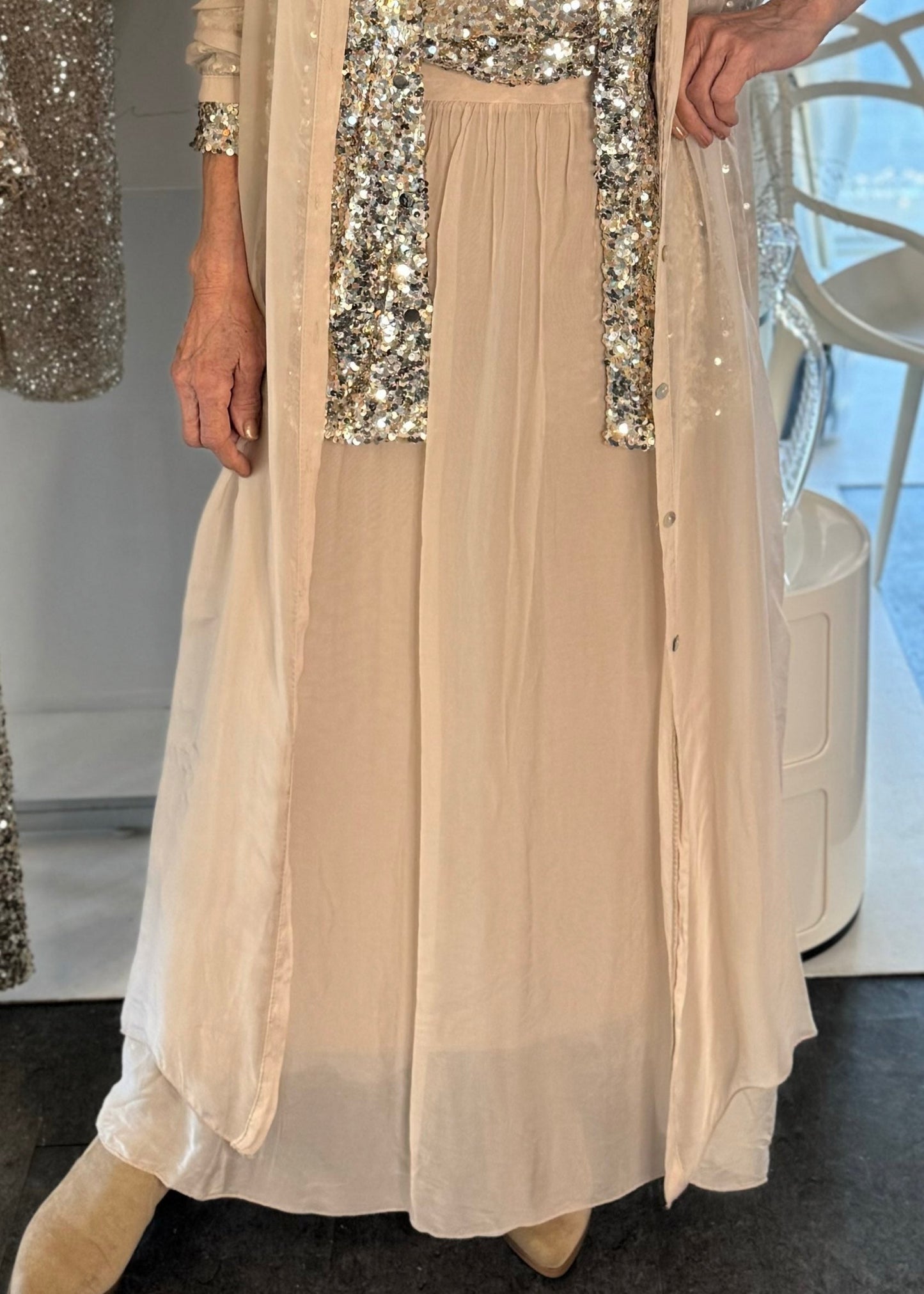 Silke nederdel i beige