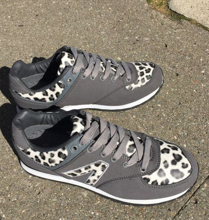 Sko med leopard i grå