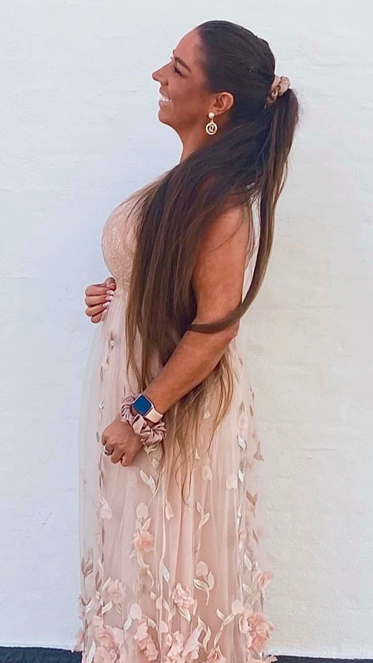 Dreamy dress nude