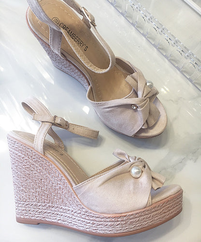 Beige wedges med sløjfe