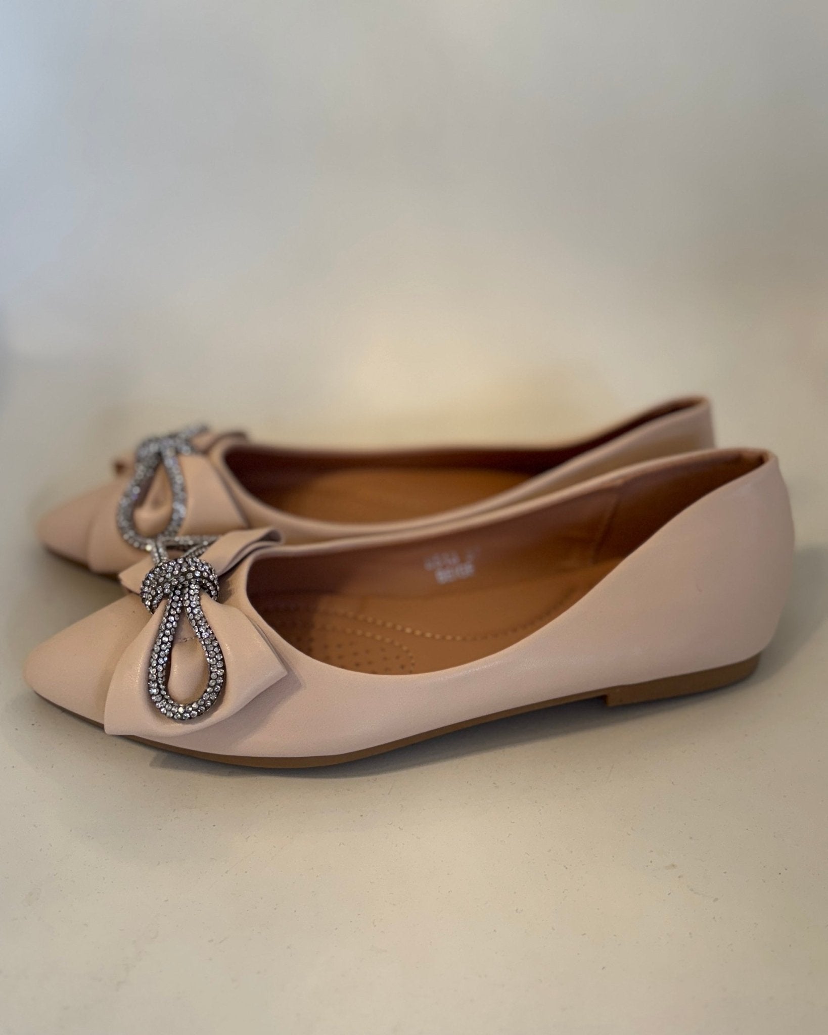 Ballerina med sløjfe i beige - Staun Denmark - Til hverdag og fest