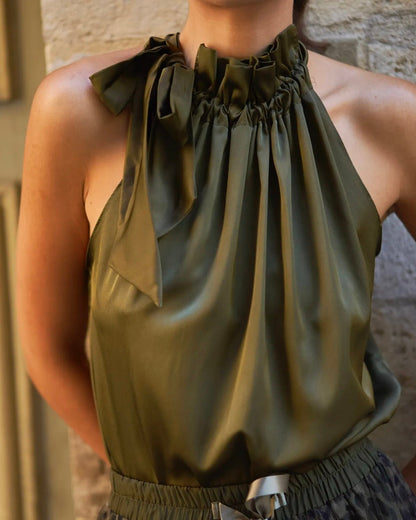 Butterfly top i satin - khaki grøn - Staun Denmark - Til hverdag og fest