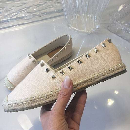 Espadrille i creme med nitter - Staun Denmark - Til hverdag og fest