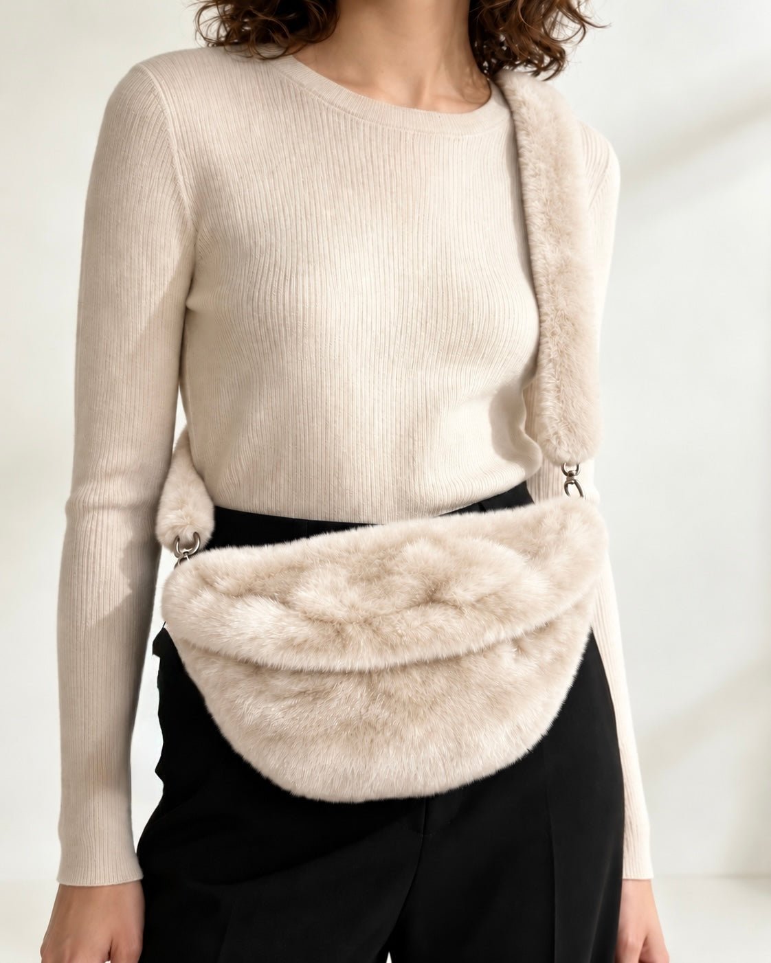 Faux Fur bum bag - beige - Staun Denmark - Til hverdag og fest