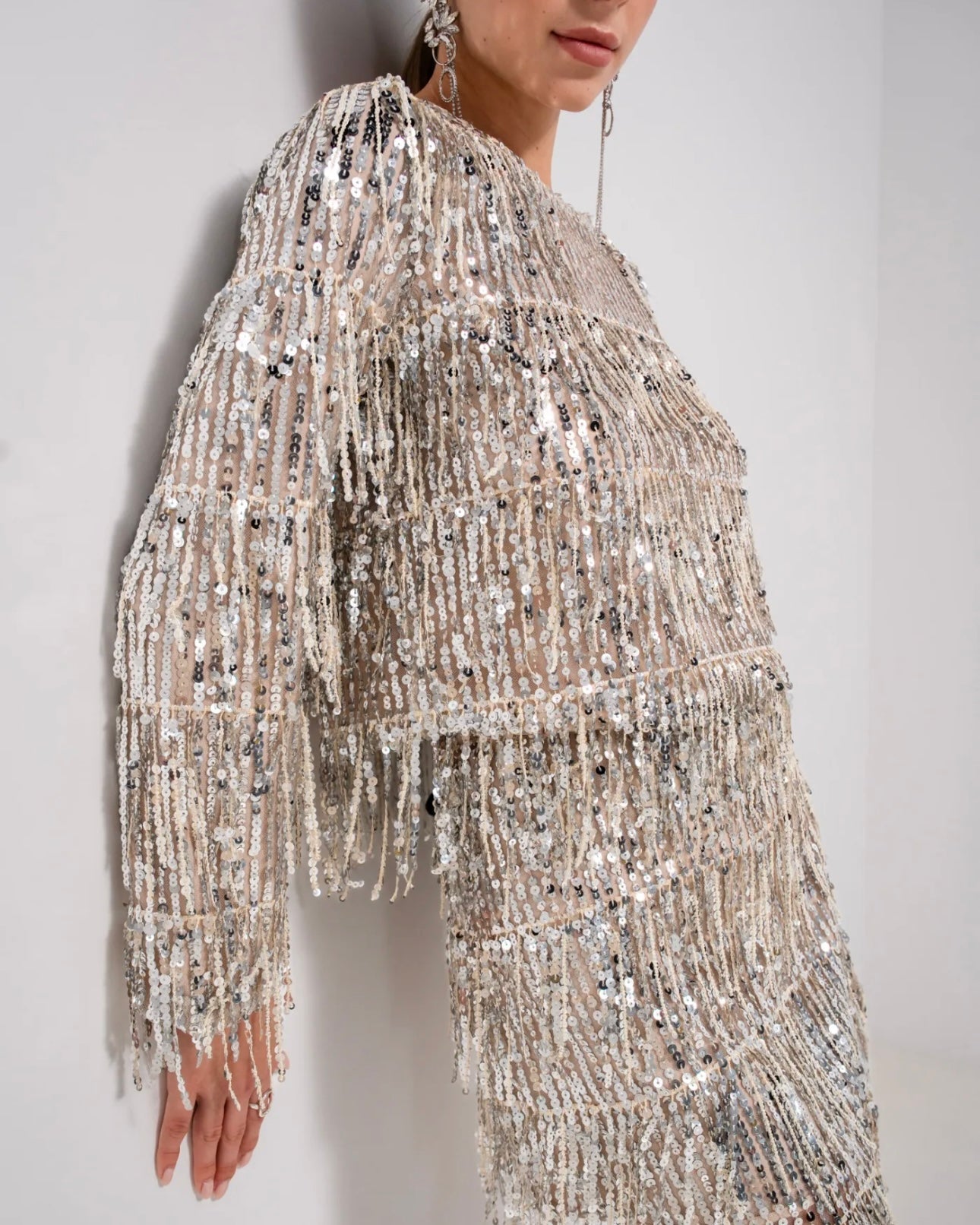 Frynse bluse i pailetter i beige - Staun Denmark - Til hverdag og fest