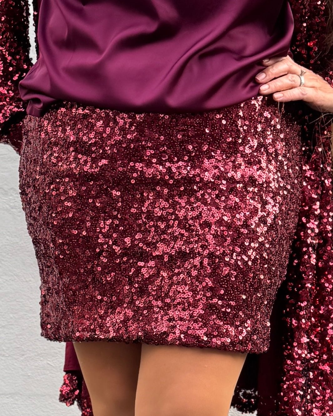 Nederdel i pailletter i mørke rød - Staun Denmark - Til hverdag og fest