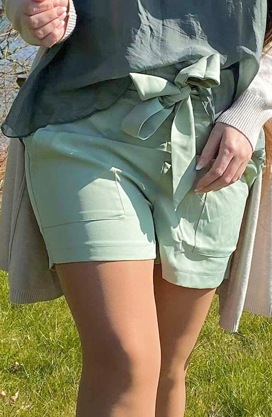 Pastel grøn shorts m. Bindebånd - Staun Denmark - Til hverdag og fest