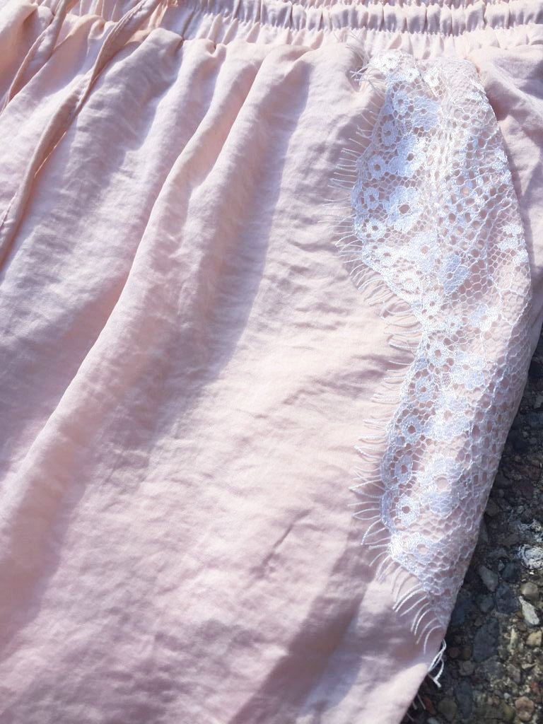 Rosa buks med hvid blonde - Staun Denmark - Til hverdag og fest