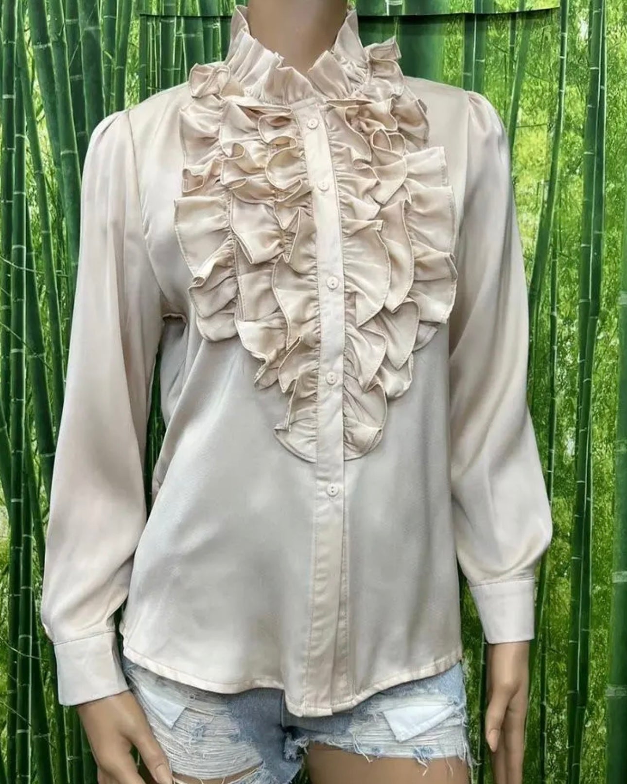 Satin skjorte med flæser - beige - Staun Denmark - Til hverdag og fest