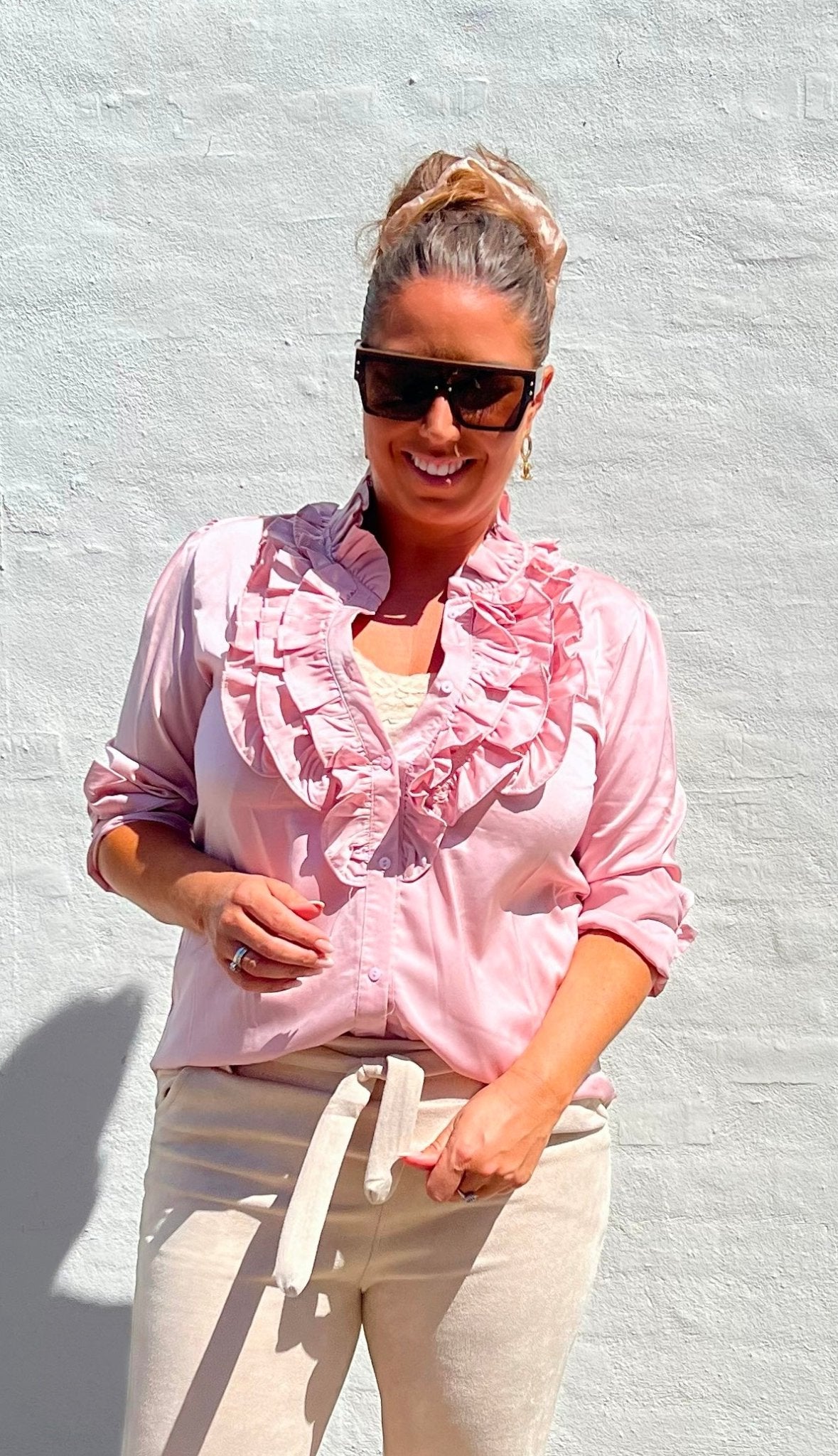 Satin skjorte med flæser - rosa - Staun Denmark - Til hverdag og fest