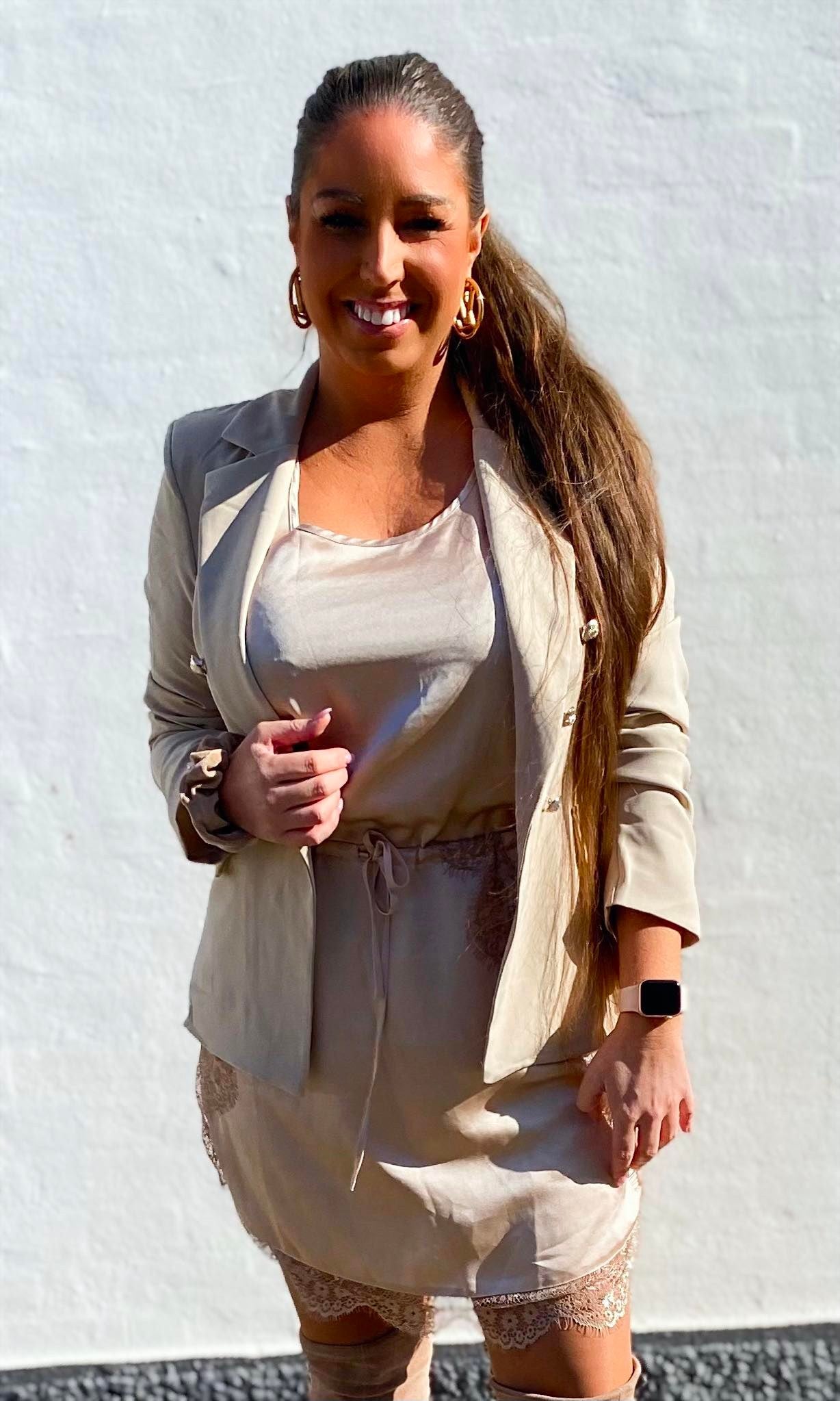 Silkelook kjole - beige - Staun Denmark - Til hverdag og fest