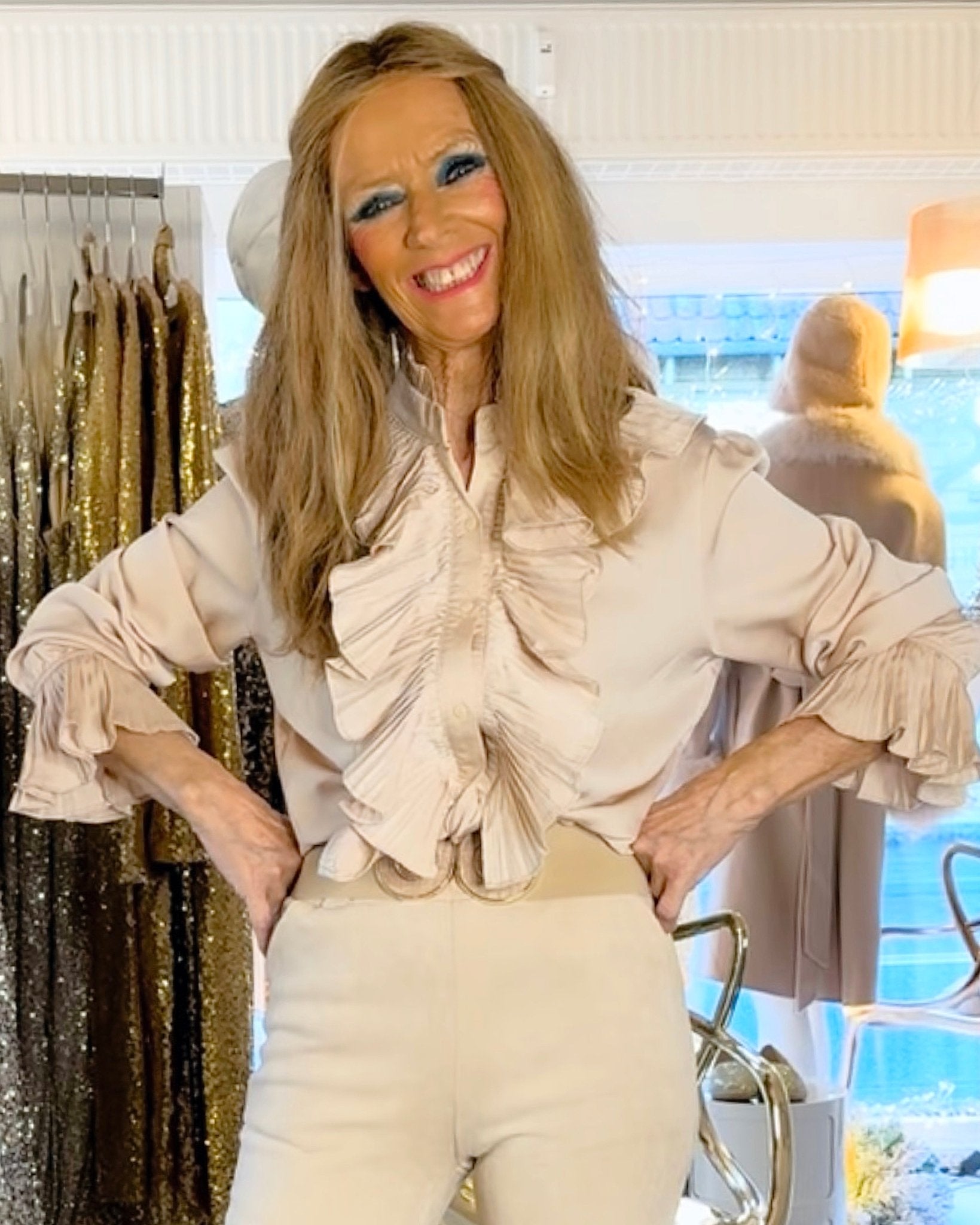 Skjorte med flæser - beige - Staun Denmark - Til hverdag og fest