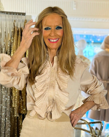 Skjorte med flæser - beige - Staun Denmark - Til hverdag og fest