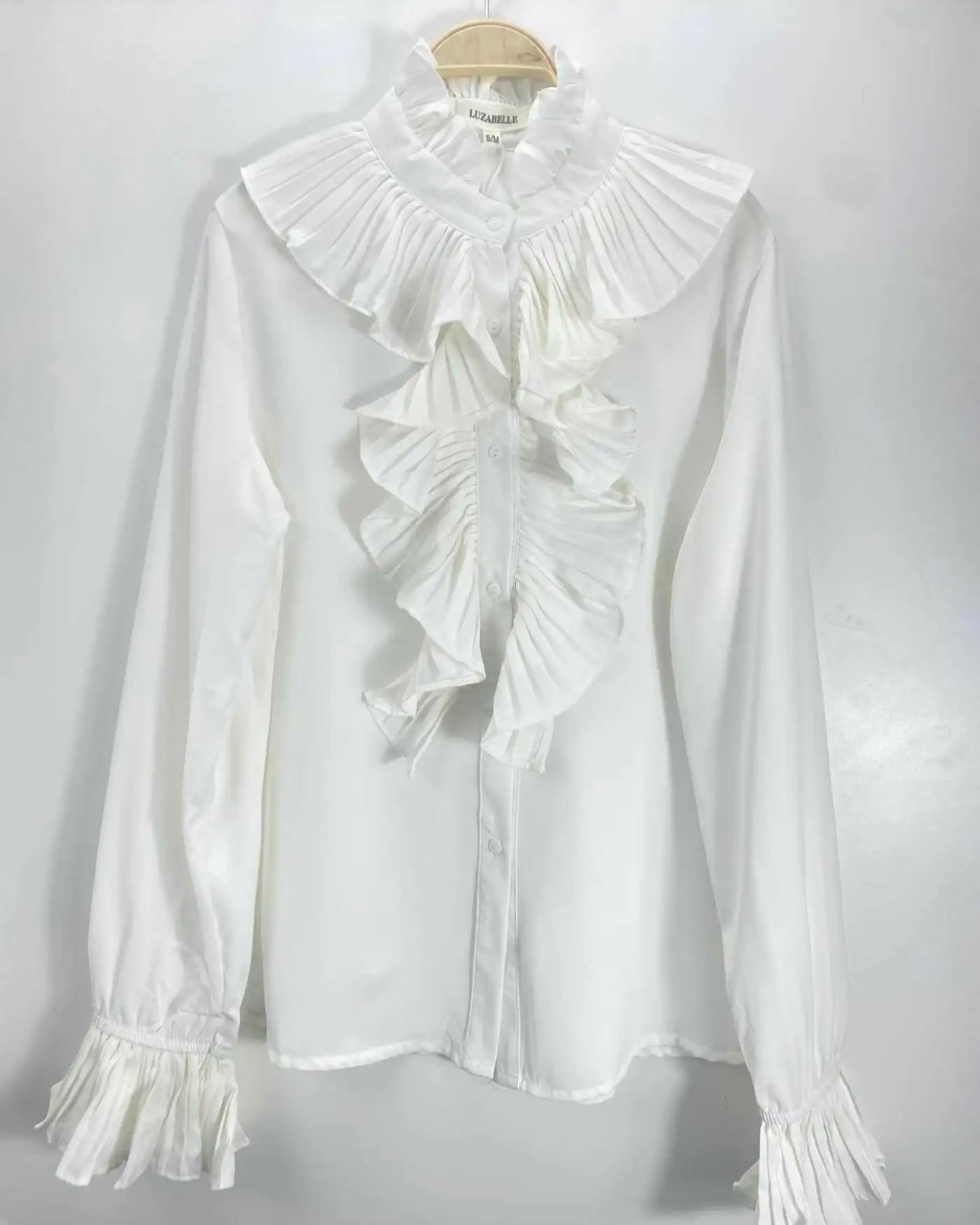 Skjorte med flæser - hvid - Staun Denmark - Til hverdag og fest