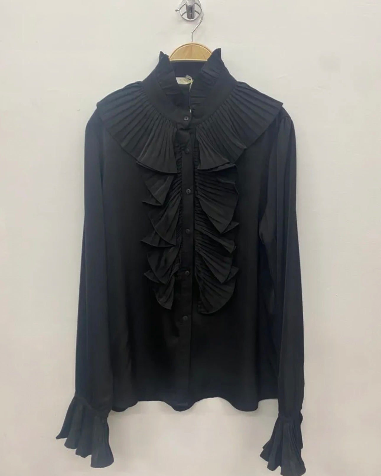 Skjorte med flæser - sort - Staun Denmark - Til hverdag og fest