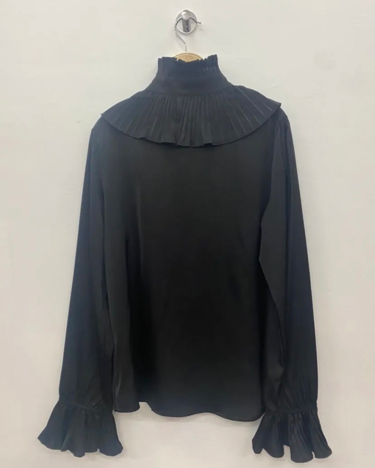 Skjorte med flæser - sort - Staun Denmark - Til hverdag og fest