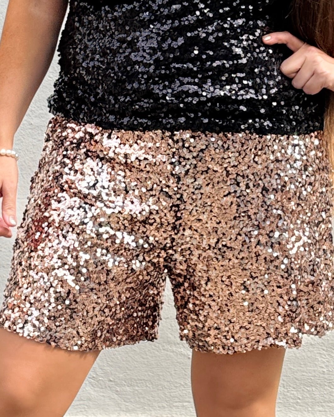 Staun Shorts i rosegold med sort med pailletter (str 42-50) - Midsize shorts - Staun Denmark - Til hverdag og fest