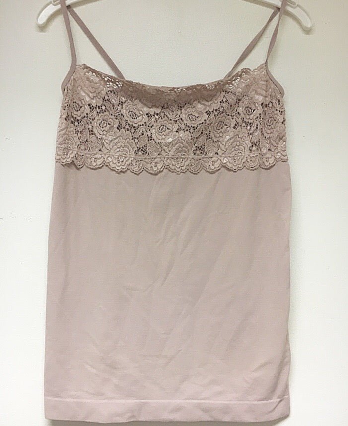 Top med blonde kant ved barm - antik rosa - Staun Denmark - Til hverdag og fest